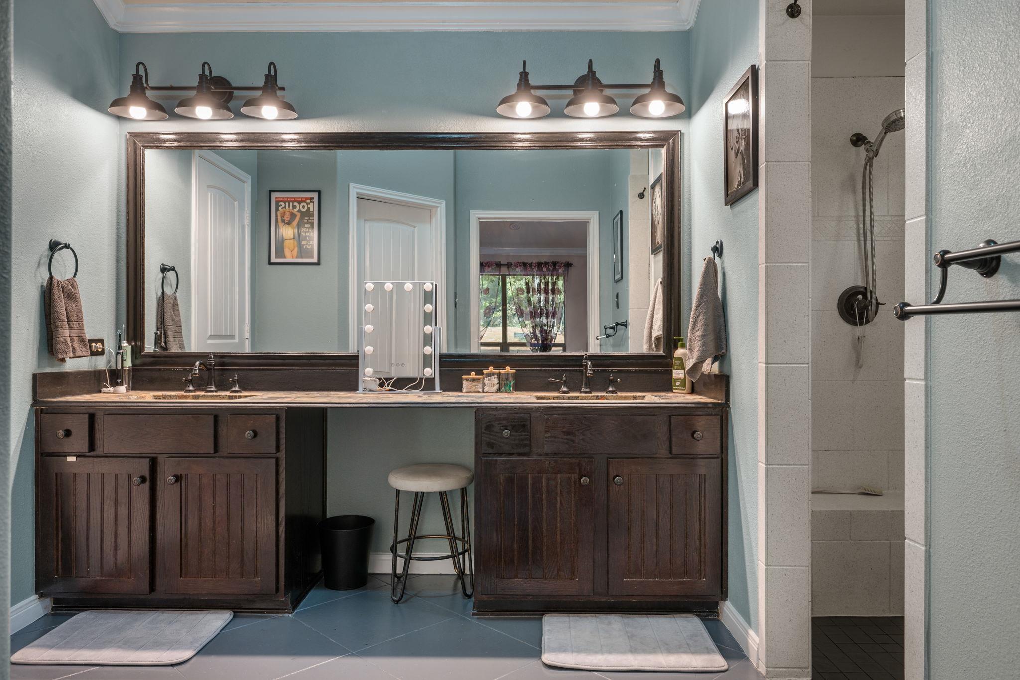 402 Pine Tree Loop, Bastrop, TX 78602