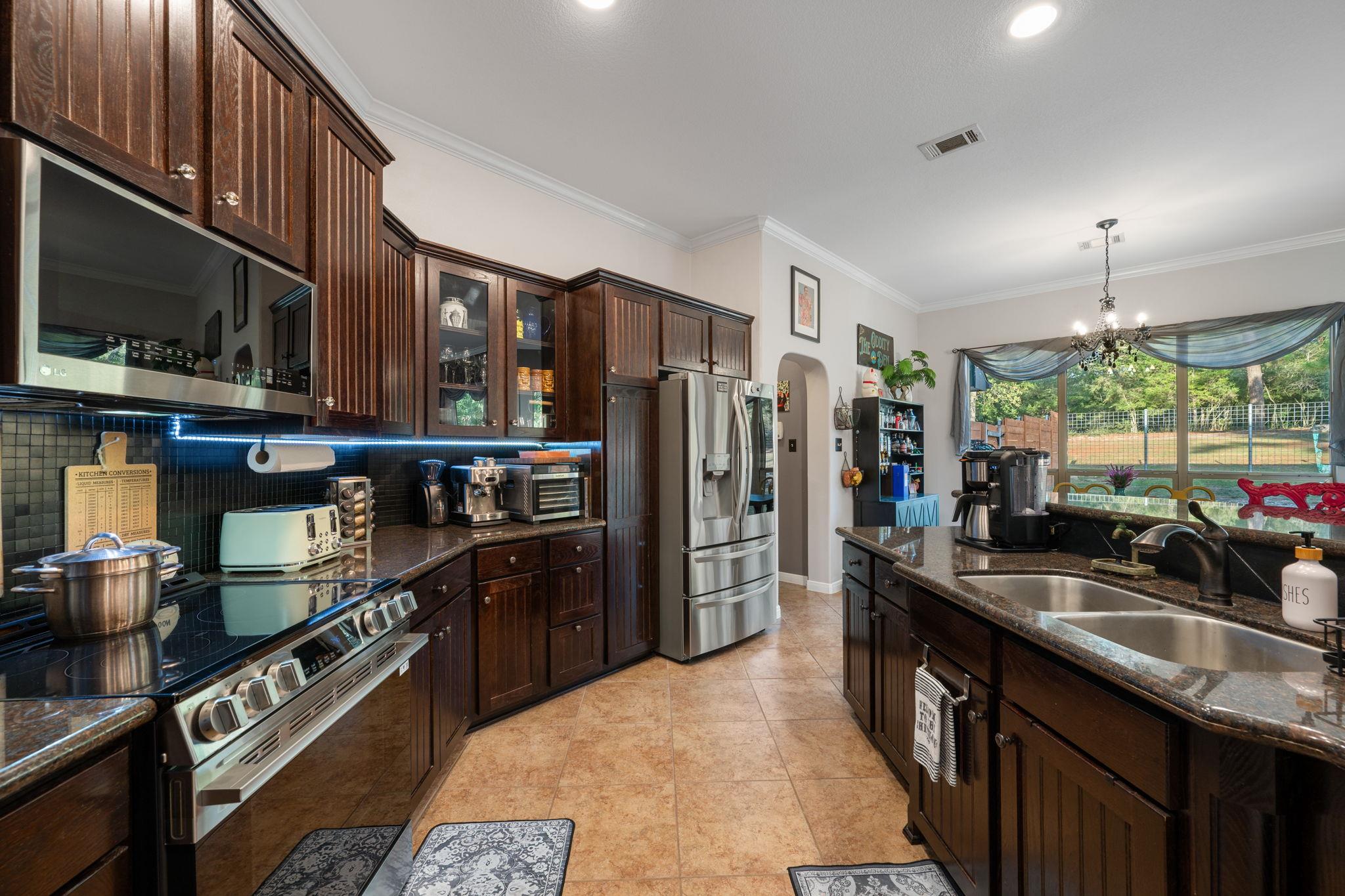 402 Pine Tree Loop, Bastrop, TX 78602