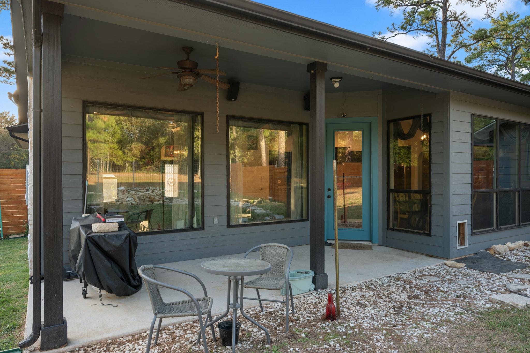 402 Pine Tree Loop, Bastrop, TX 78602