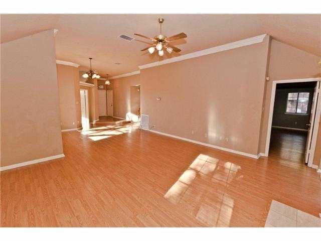 5913 SHANGHAI PIERCE Rd, Austin, TX 78749