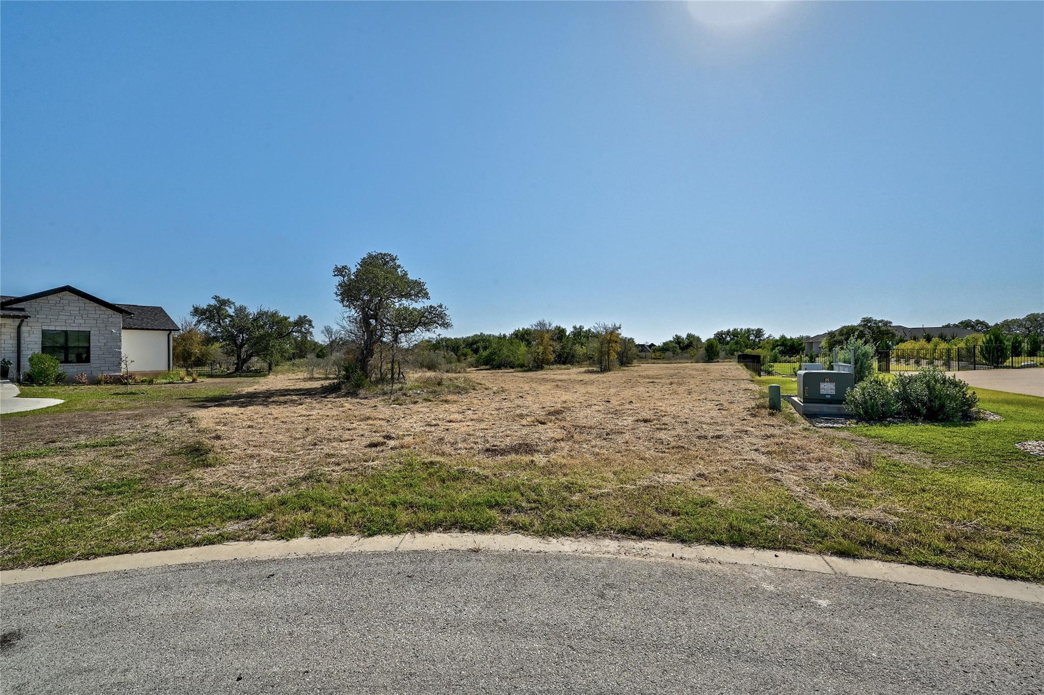 109 Rolling Hills Ct, Spicewood, TX 78669