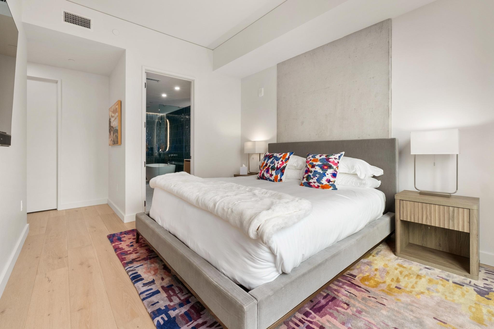 610 Davis St # 3902, Austin, TX 78701