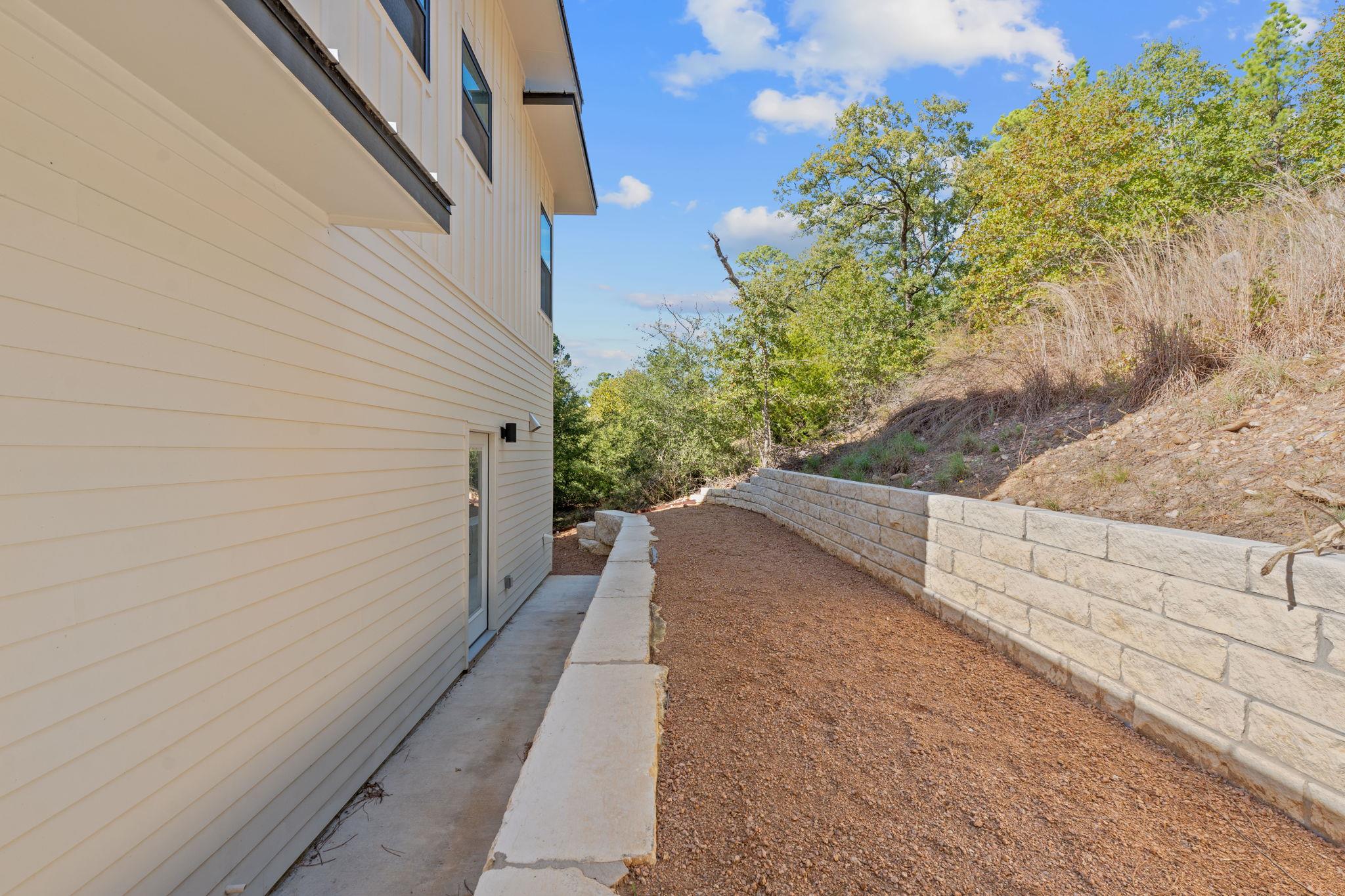 143 Onini Ct, Bastrop, TX 78602