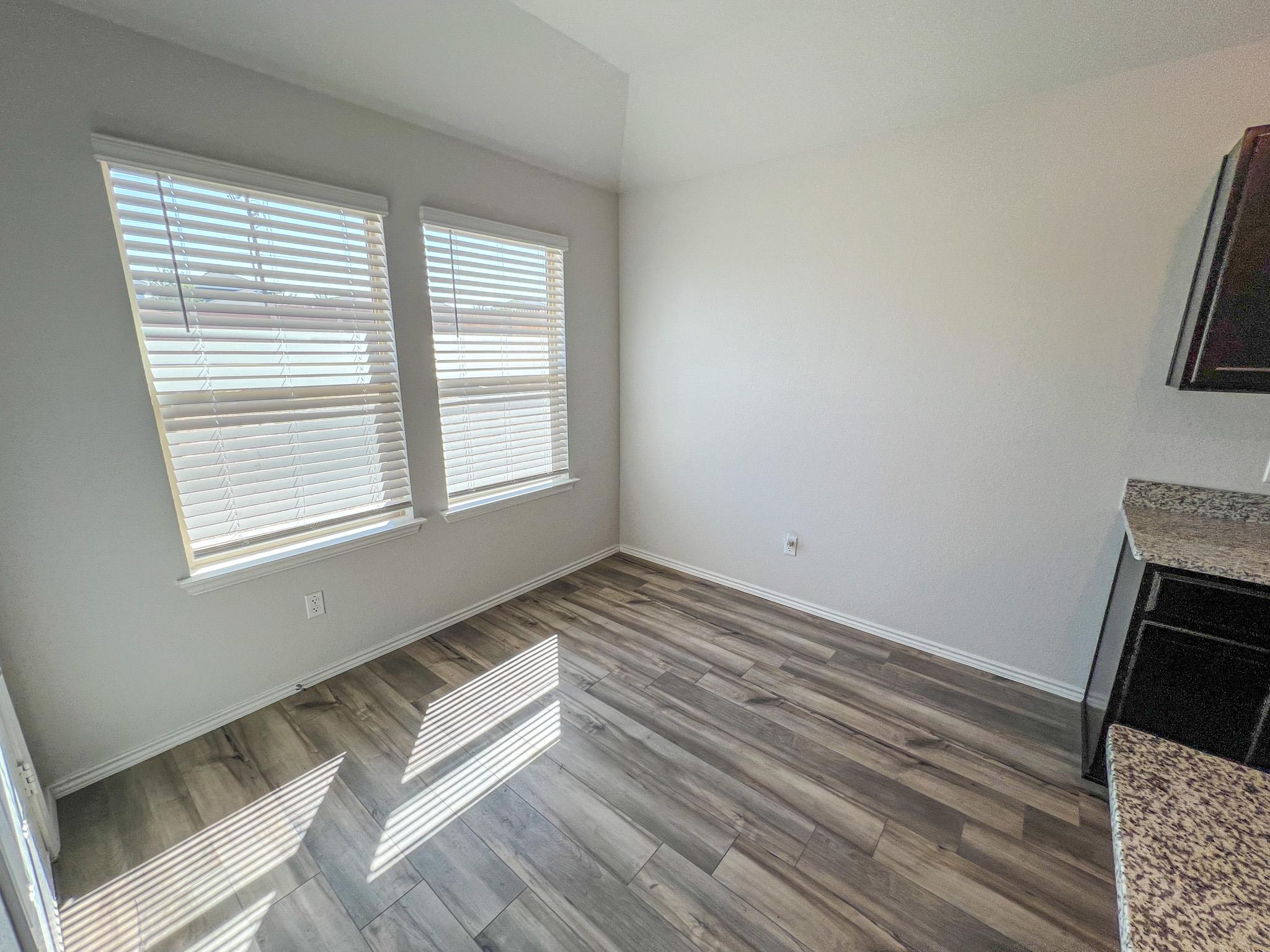 100 Taggart Trl, Jarrell, TX 76537