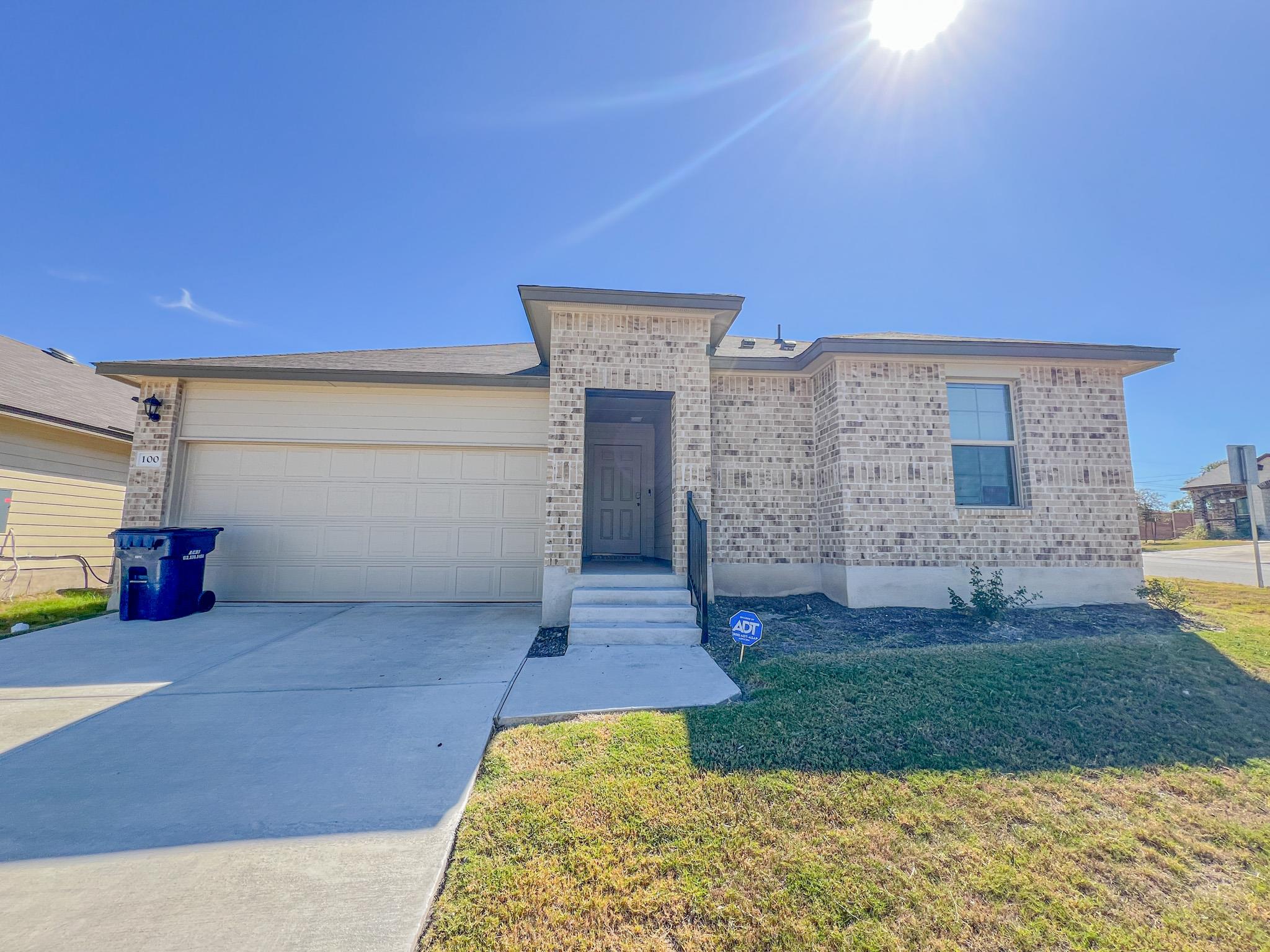 100 Taggart Trl, Jarrell, TX 76537