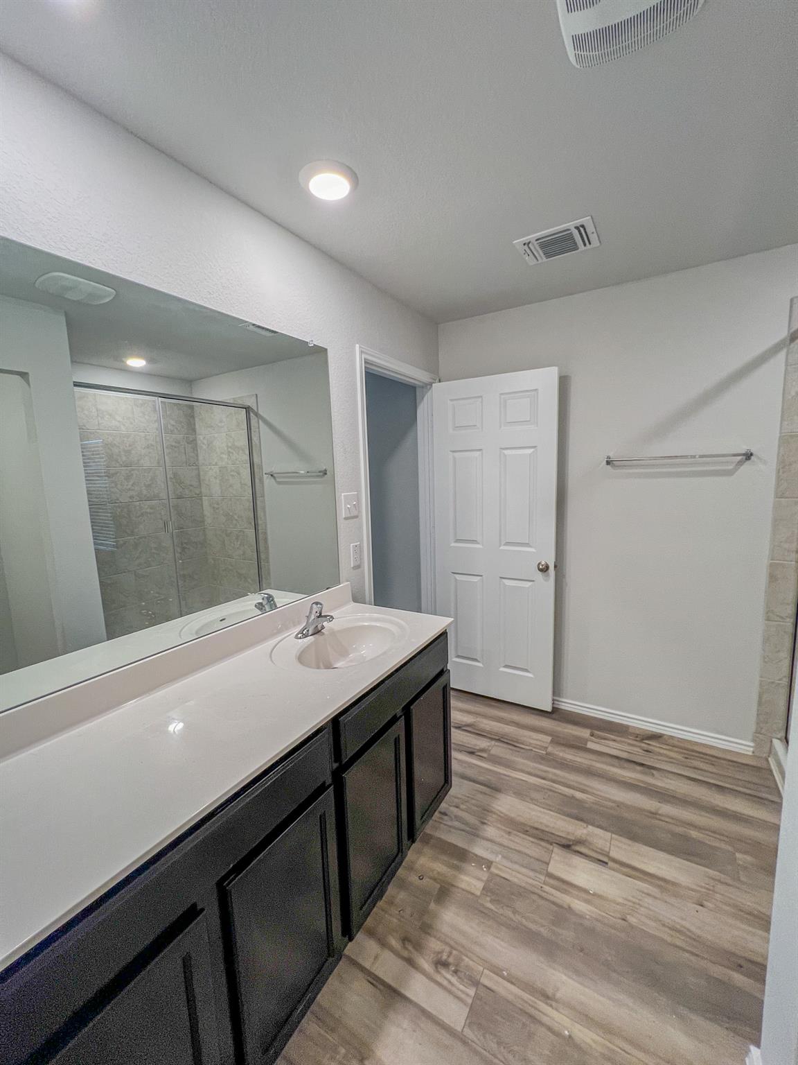 100 Taggart Trl, Jarrell, TX 76537