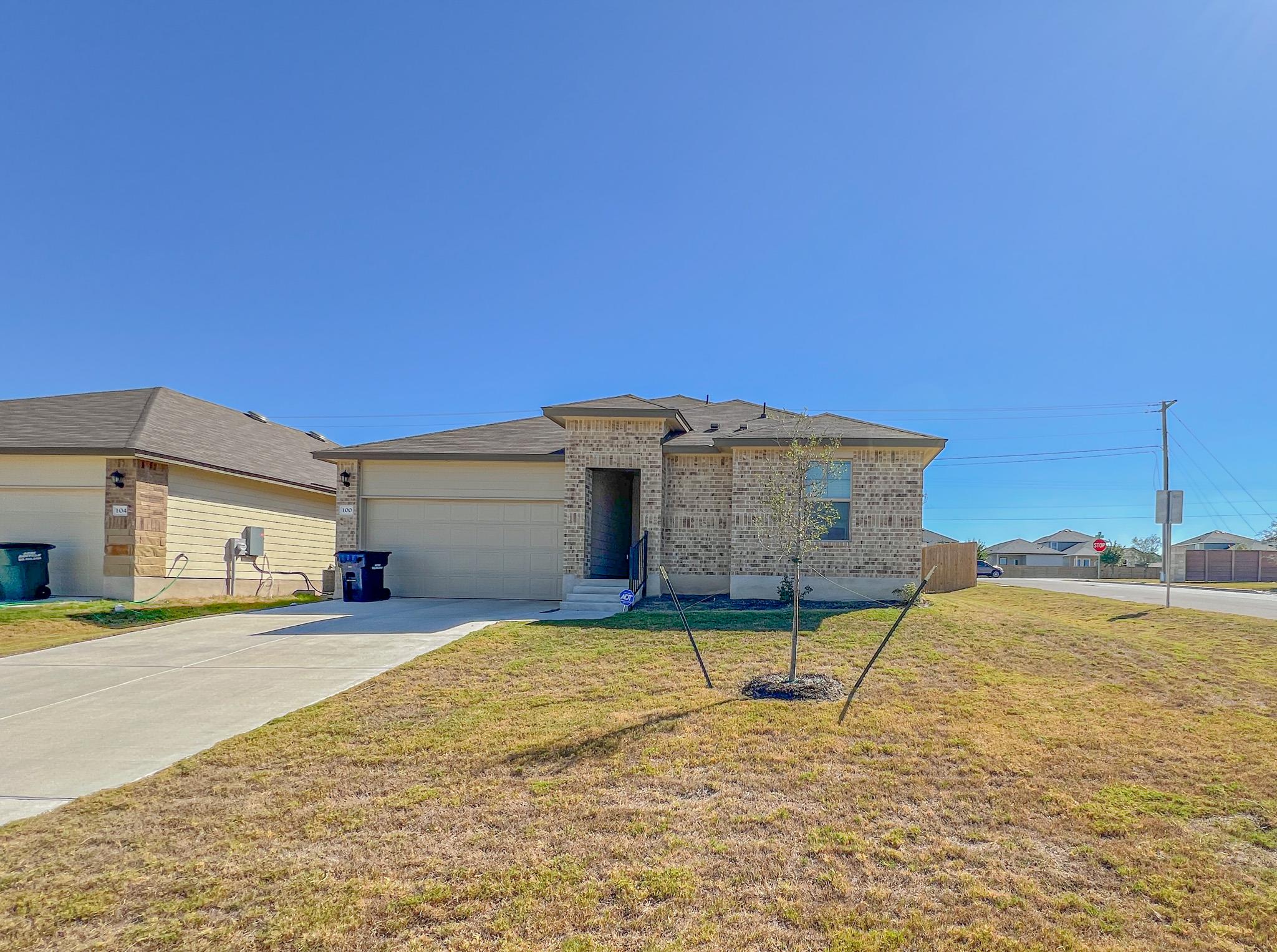 100 Taggart Trl, Jarrell, TX 76537