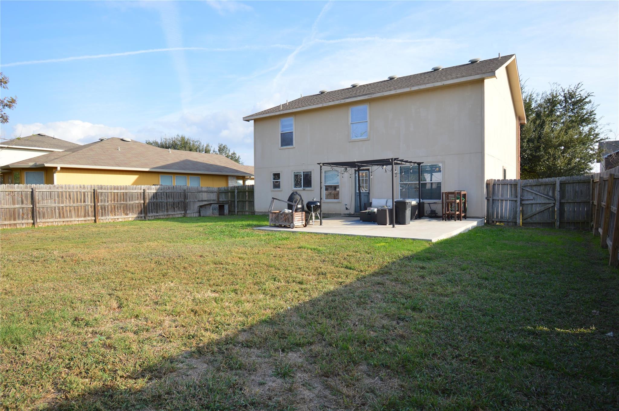 2206 Canvas Back Dr, Taylor, TX 76574