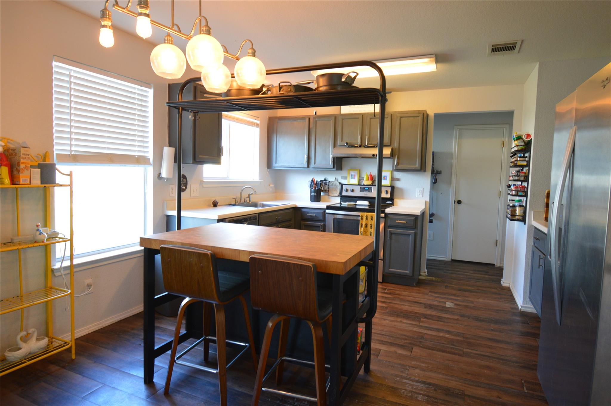 2206 Canvas Back Dr, Taylor, TX 76574