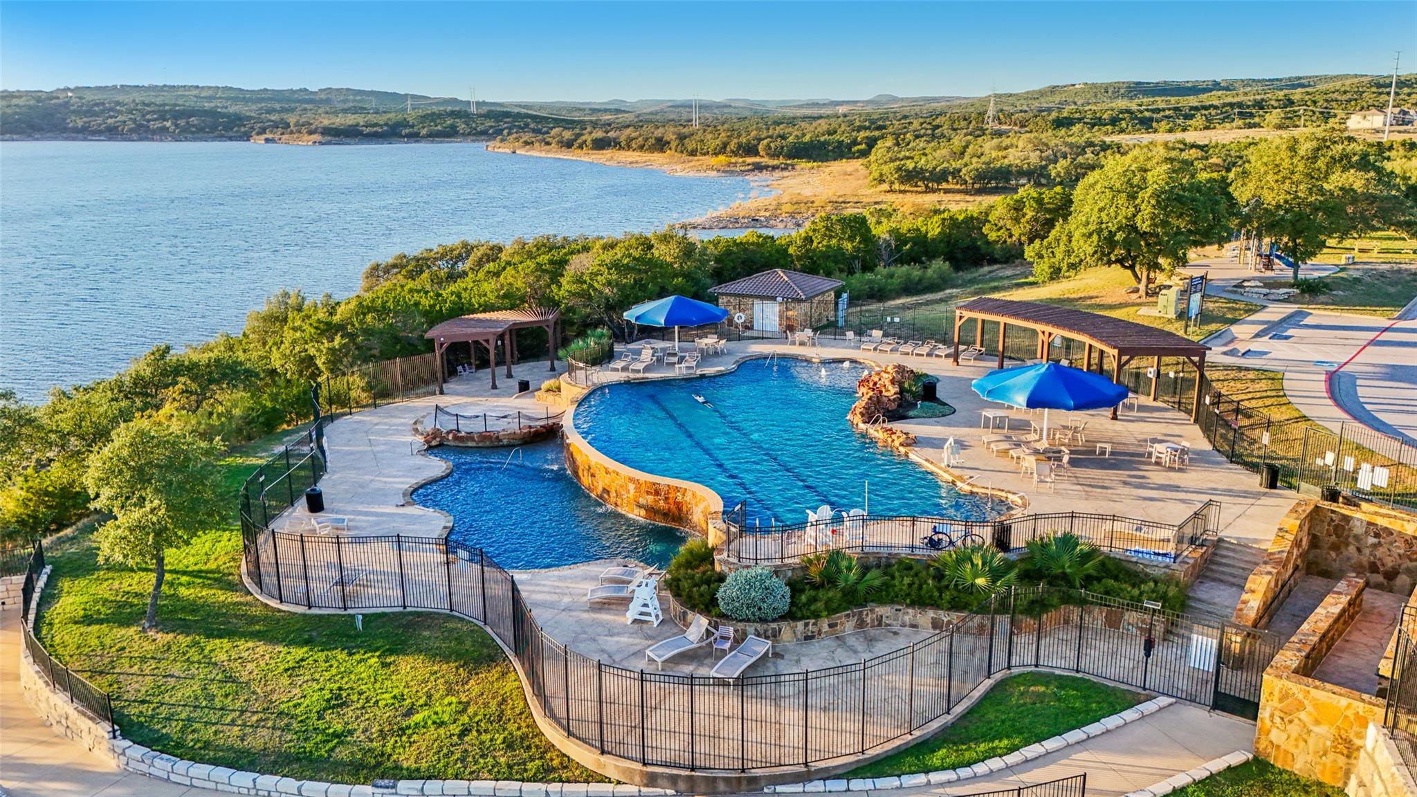 7906 Turnback Ledge Trl, Lago Vista, TX 78645