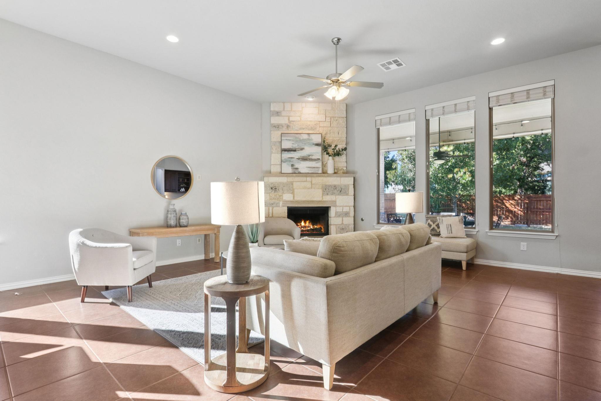 7906 Turnback Ledge Trl, Lago Vista, TX 78645