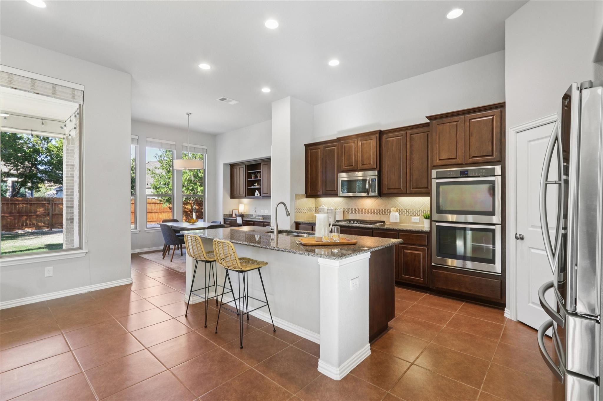 7906 Turnback Ledge Trl, Lago Vista, TX 78645