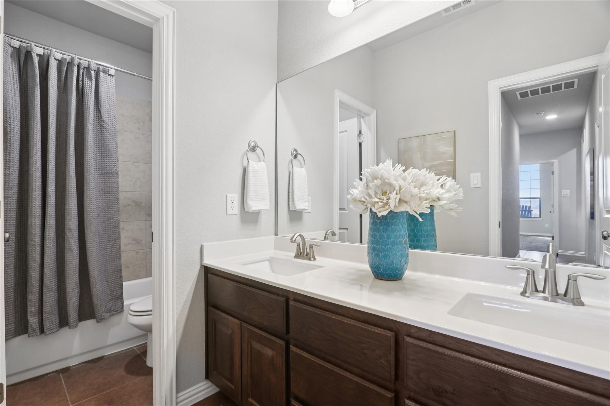 7906 Turnback Ledge Trl, Lago Vista, TX 78645