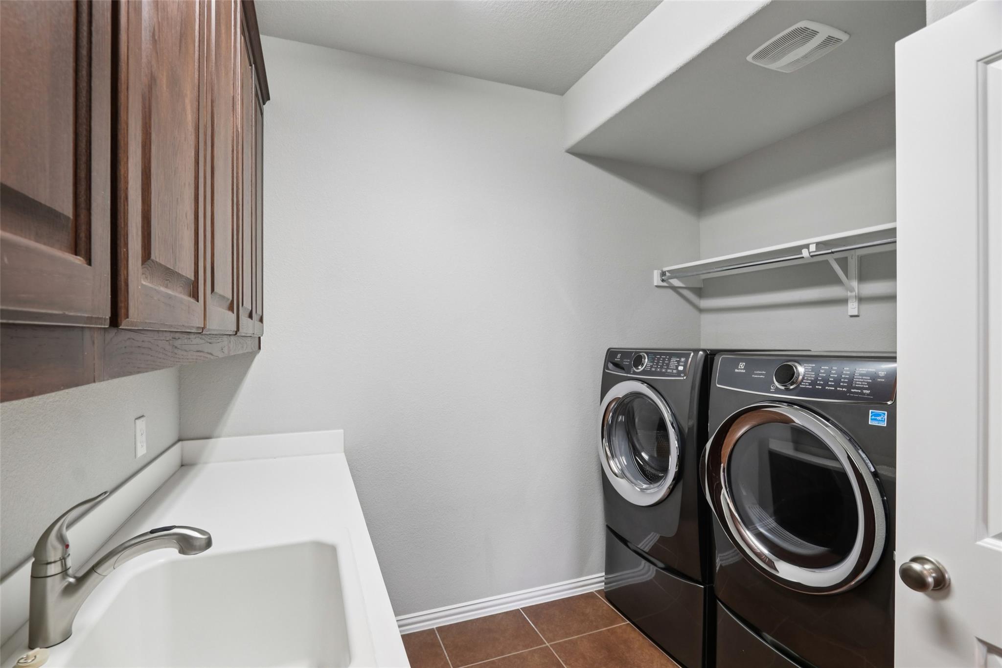 7906 Turnback Ledge Trl, Lago Vista, TX 78645