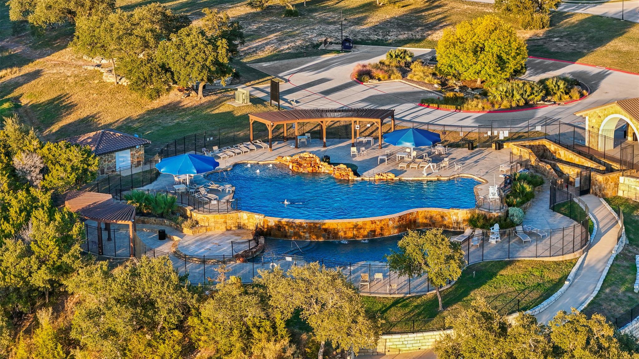 7906 Turnback Ledge Trl, Lago Vista, TX 78645