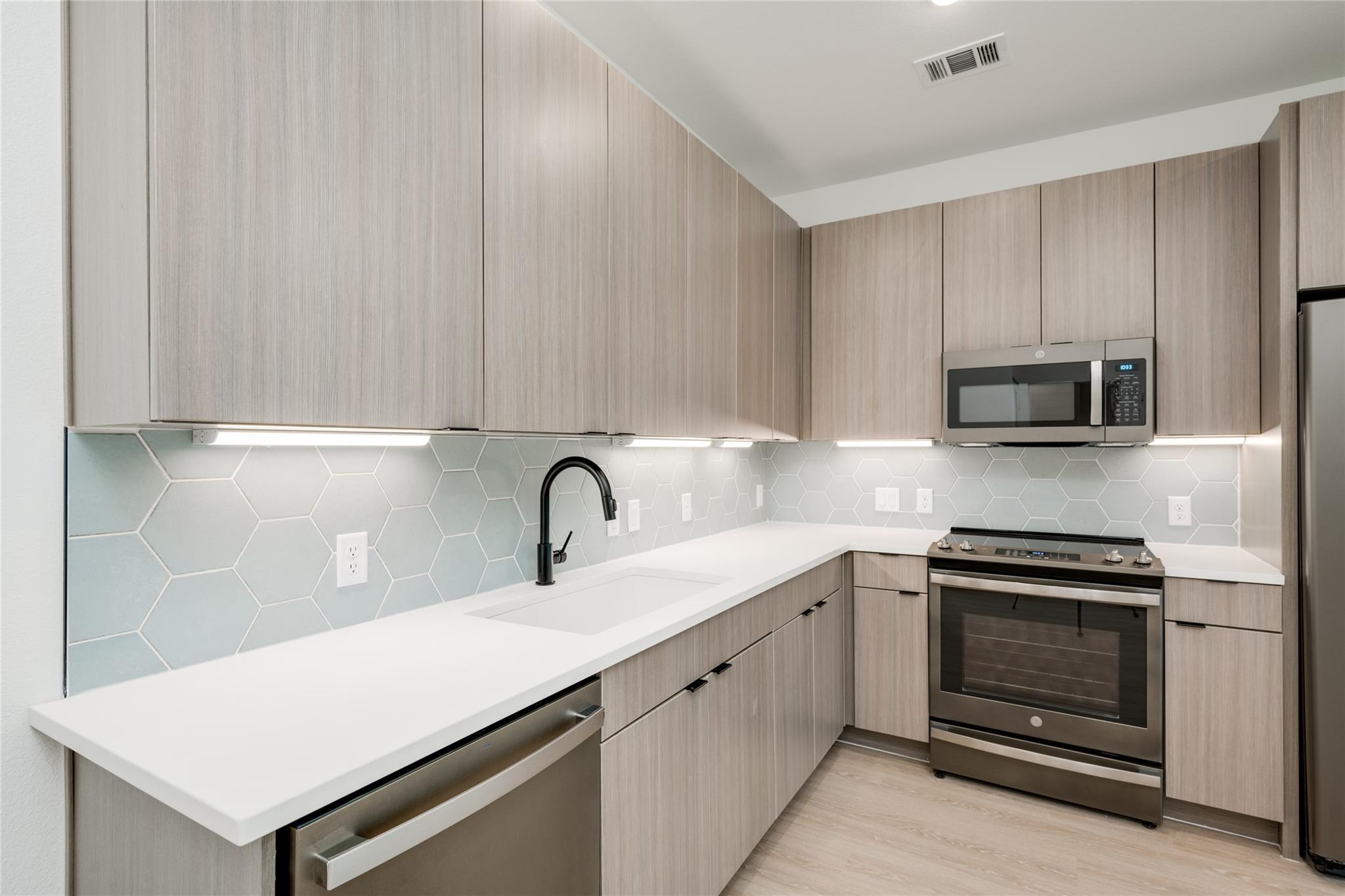 4802 S Congress Ave # 121, Austin, TX 78745