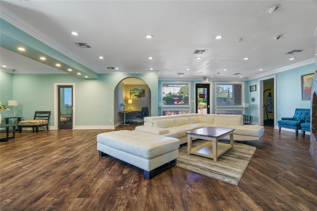 935 La Posada Dr # 158, Austin, TX 78752