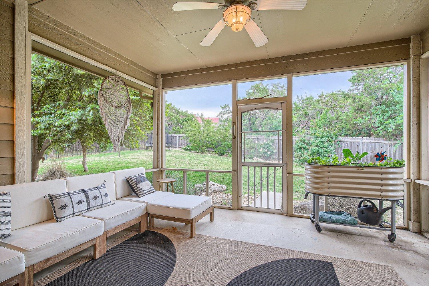 21825 Briarcliff Dr, Spicewood, TX 78669