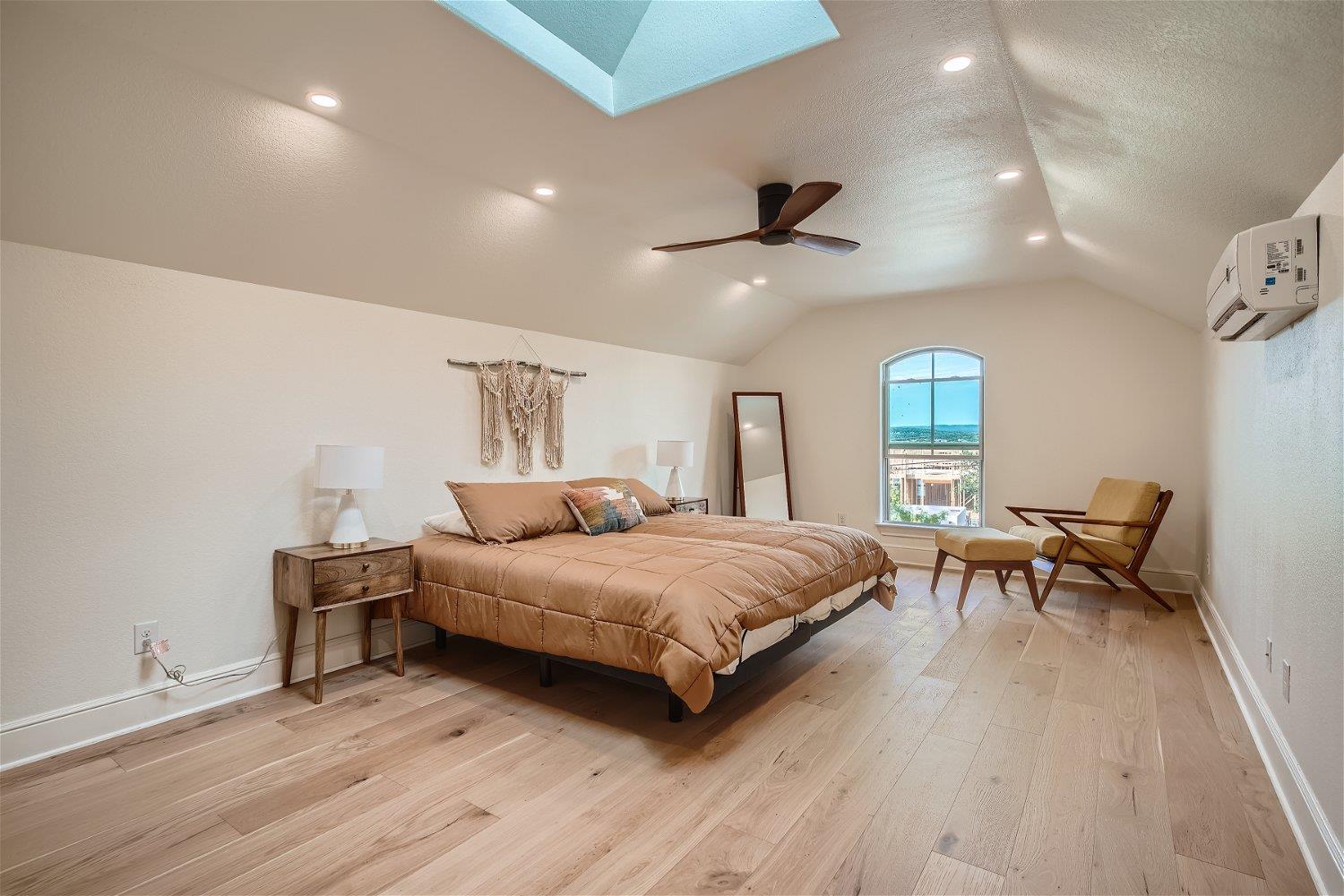 21825 Briarcliff Dr, Spicewood, TX 78669