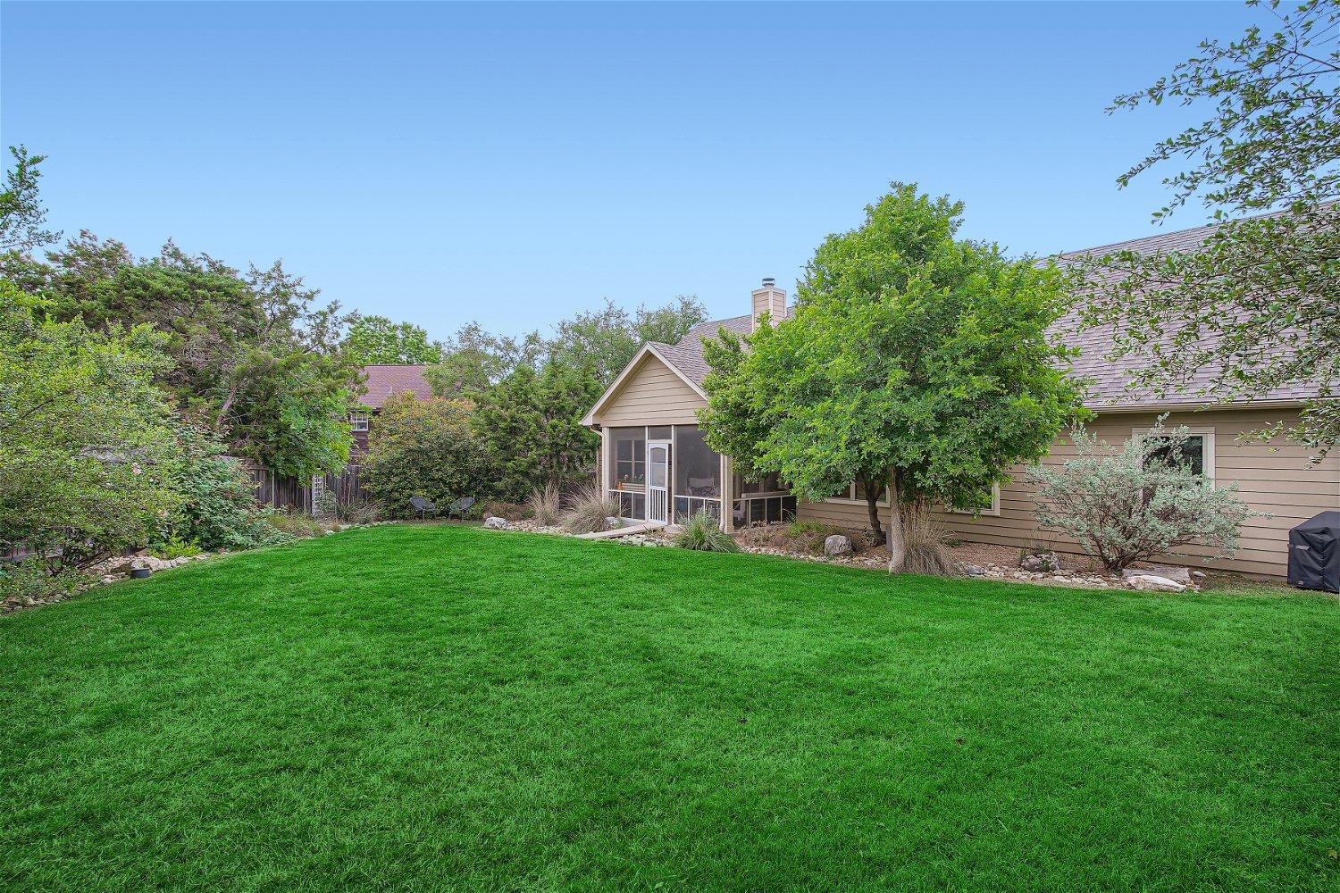 21825 Briarcliff Dr, Spicewood, TX 78669