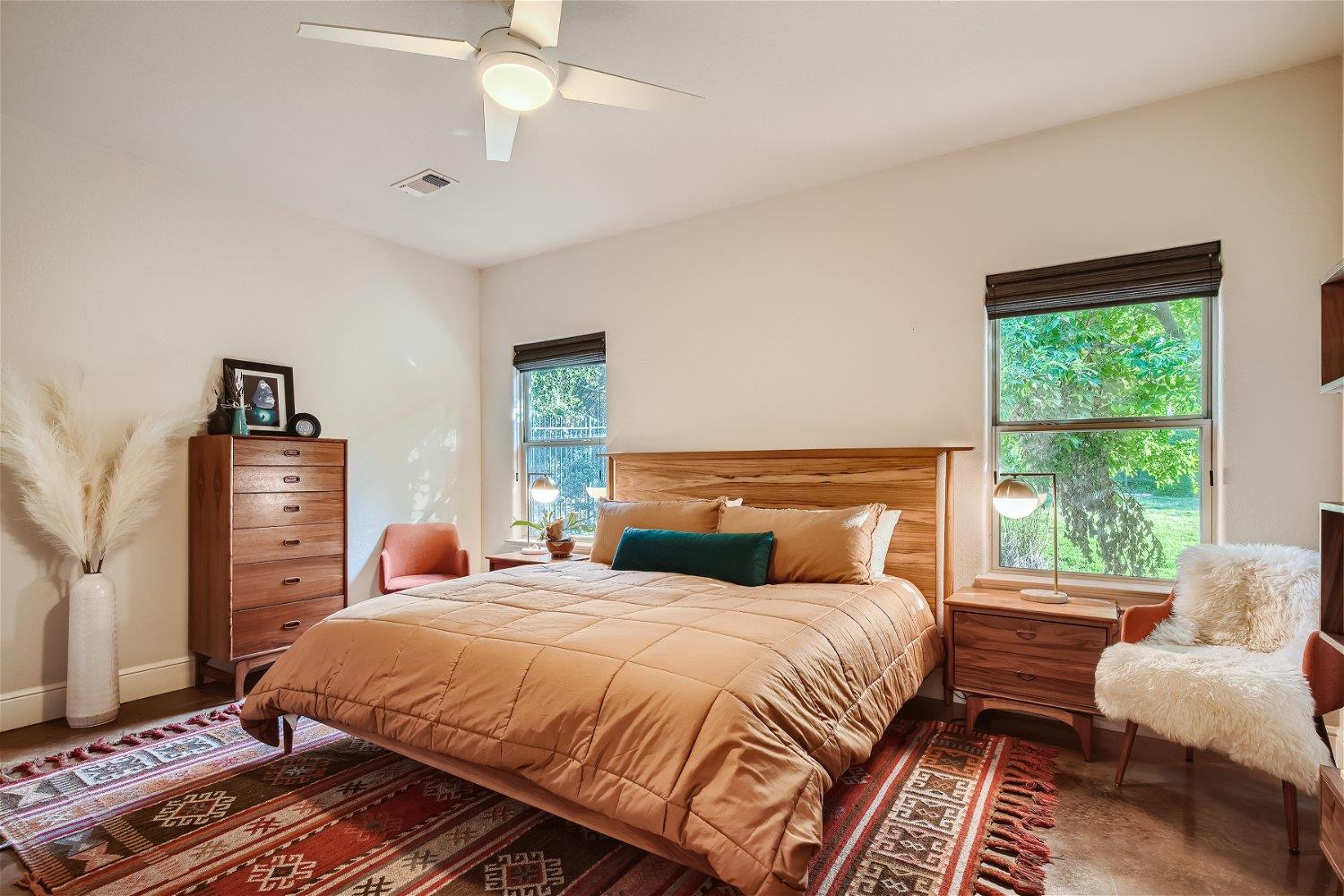 21825 Briarcliff Dr, Spicewood, TX 78669