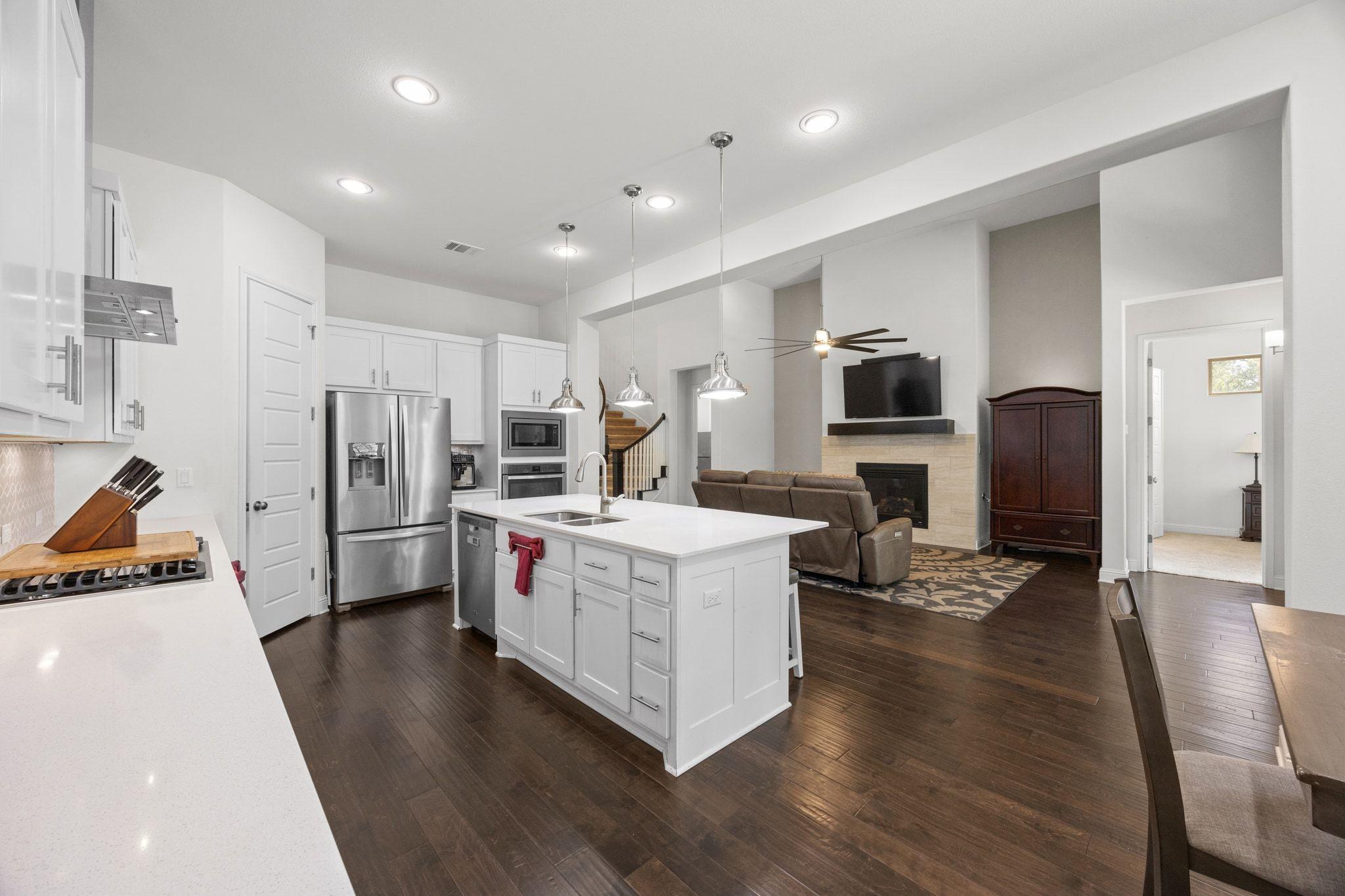 640 Goodnight Trl, Dripping Springs, TX 78620