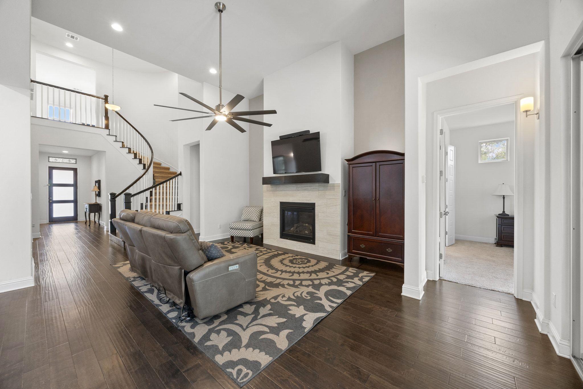 640 Goodnight Trl, Dripping Springs, TX 78620