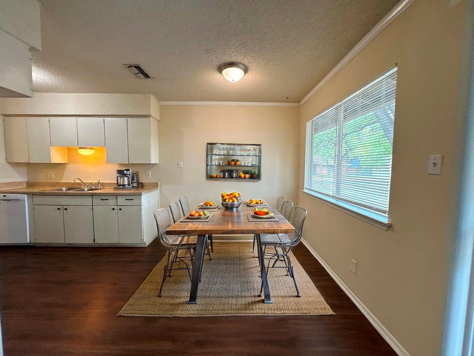 5905 Burrough Dr, Austin, TX 78745