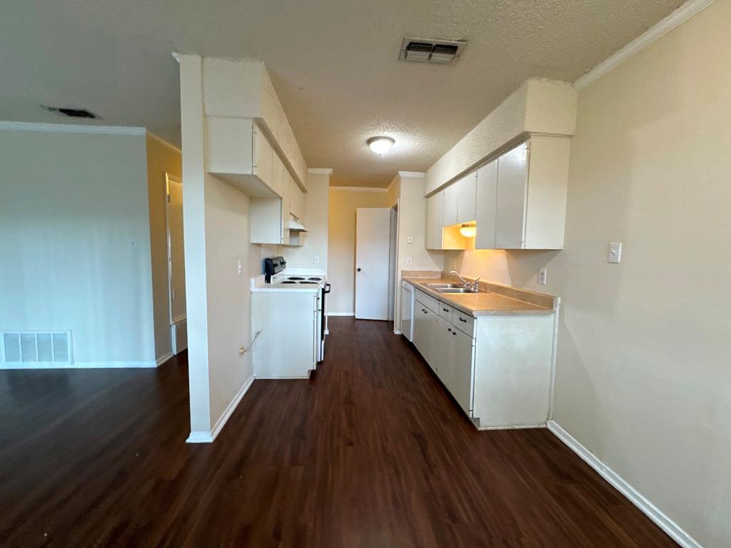 5905 Burrough Dr, Austin, TX 78745