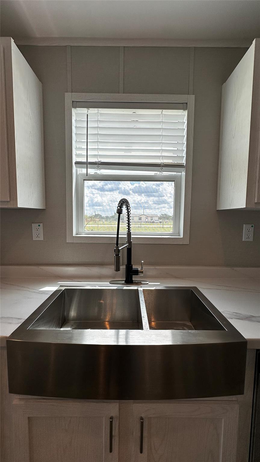 136 Caliza Dr, Bertram, TX 78605