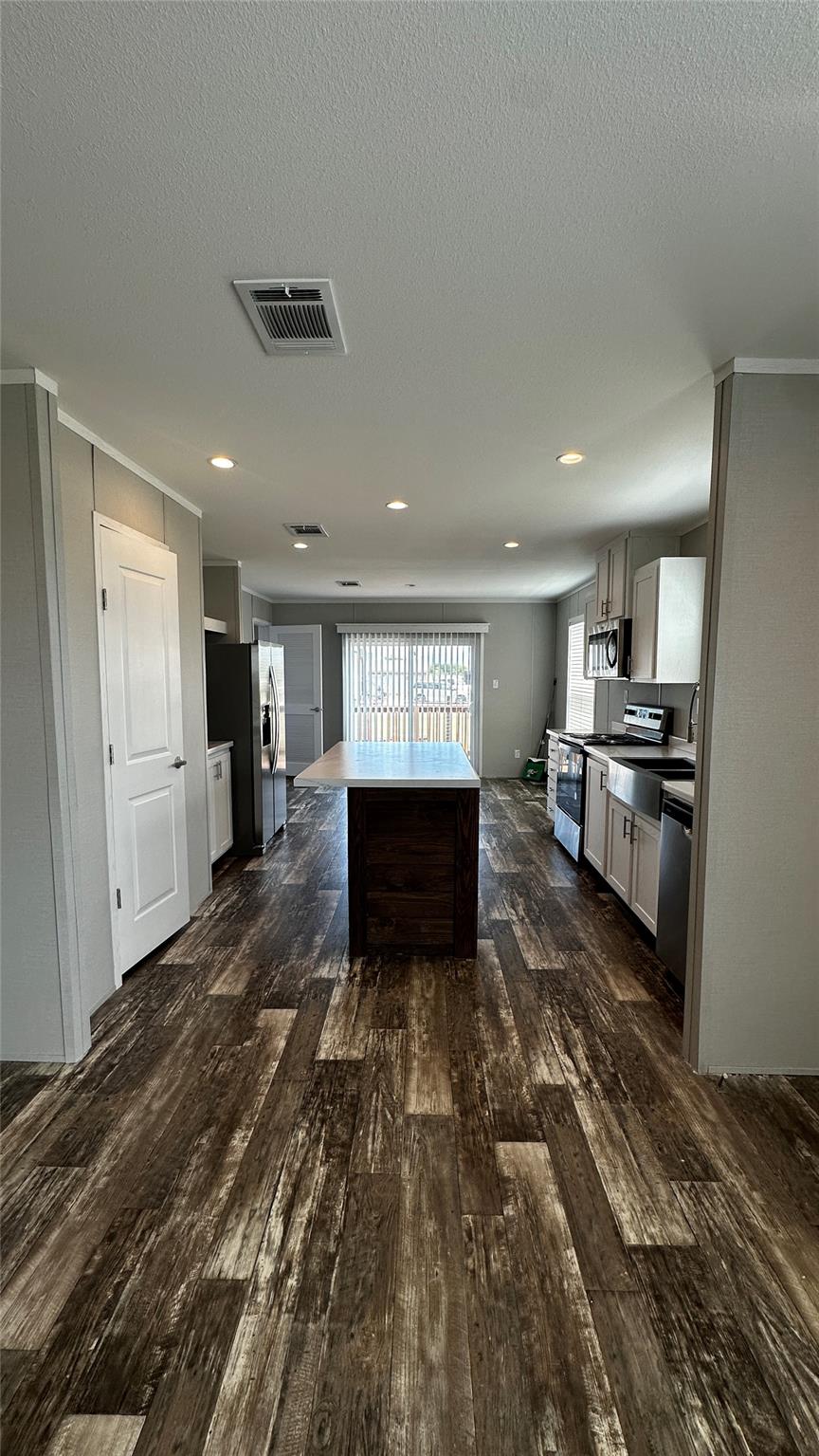 136 Caliza Dr, Bertram, TX 78605