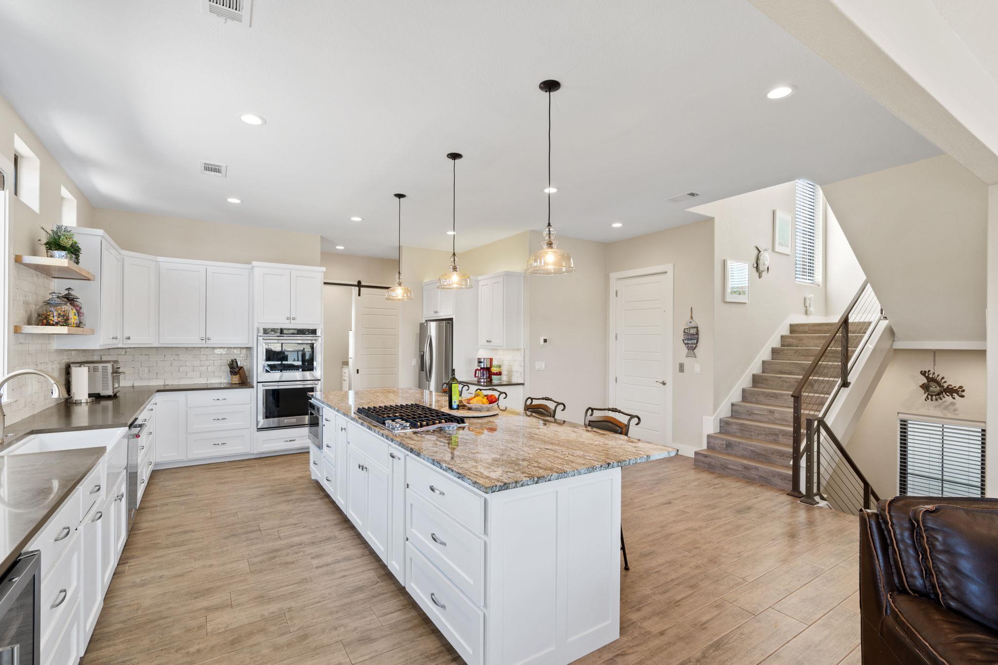 624 Waterside Dr, Marble Falls, TX 78654