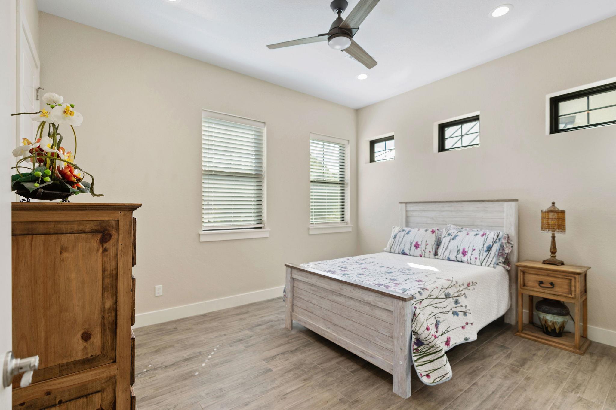 624 Waterside Dr, Marble Falls, TX 78654