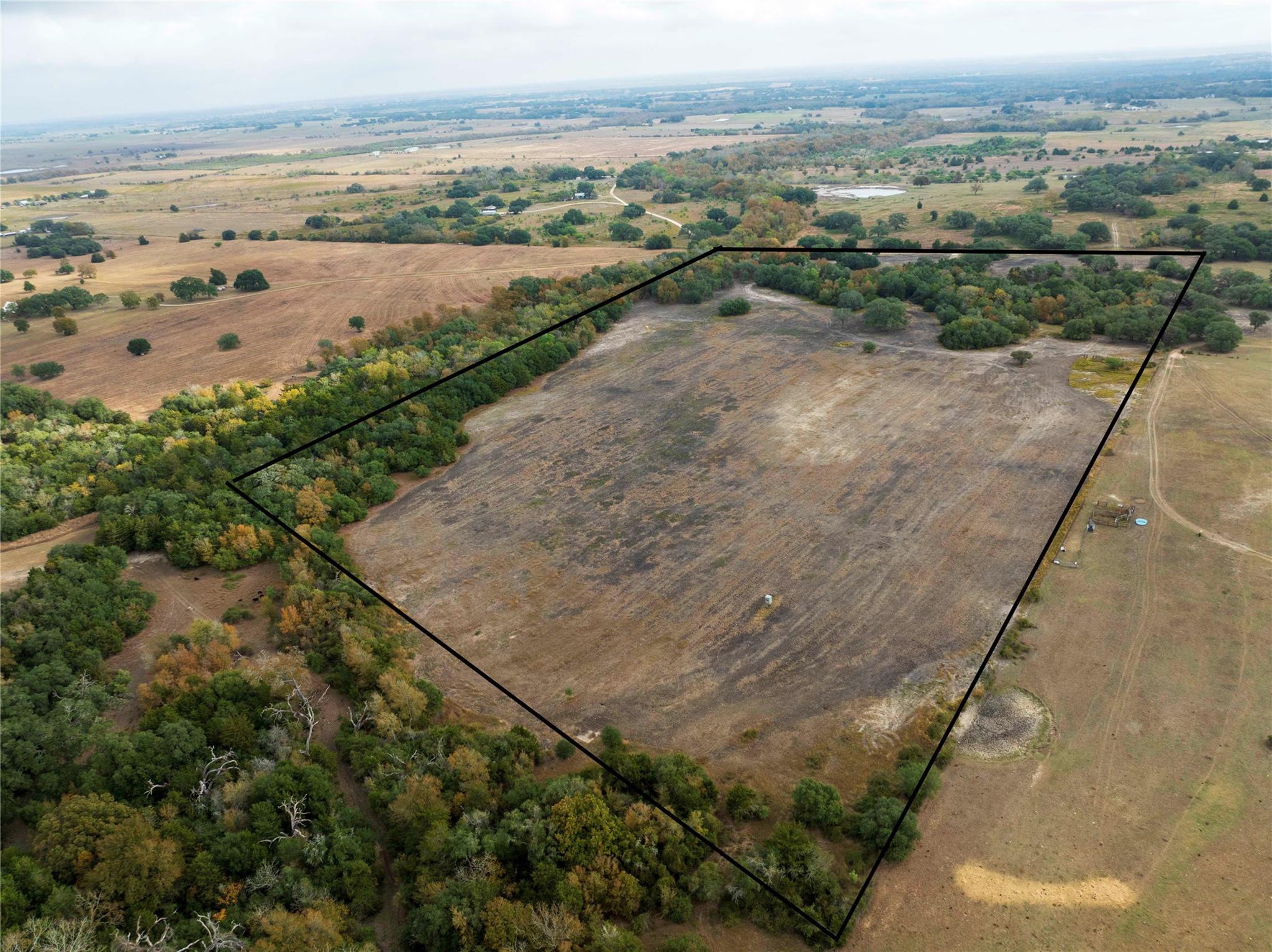 1250 Ladewig Ln, Schulenburg, TX 78956