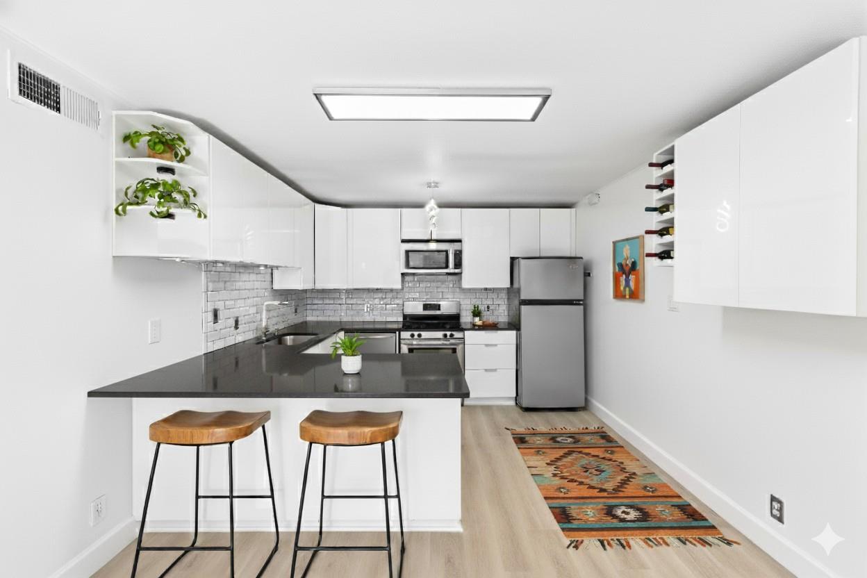 1304 Summit St # 102, Austin, TX 78741