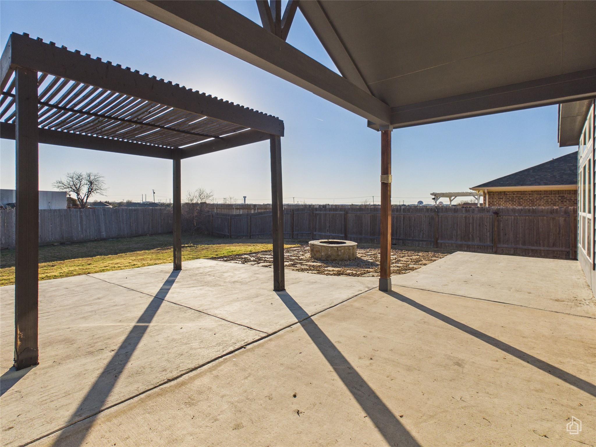 310 Hibiscus Dr, Hutto, TX 78634