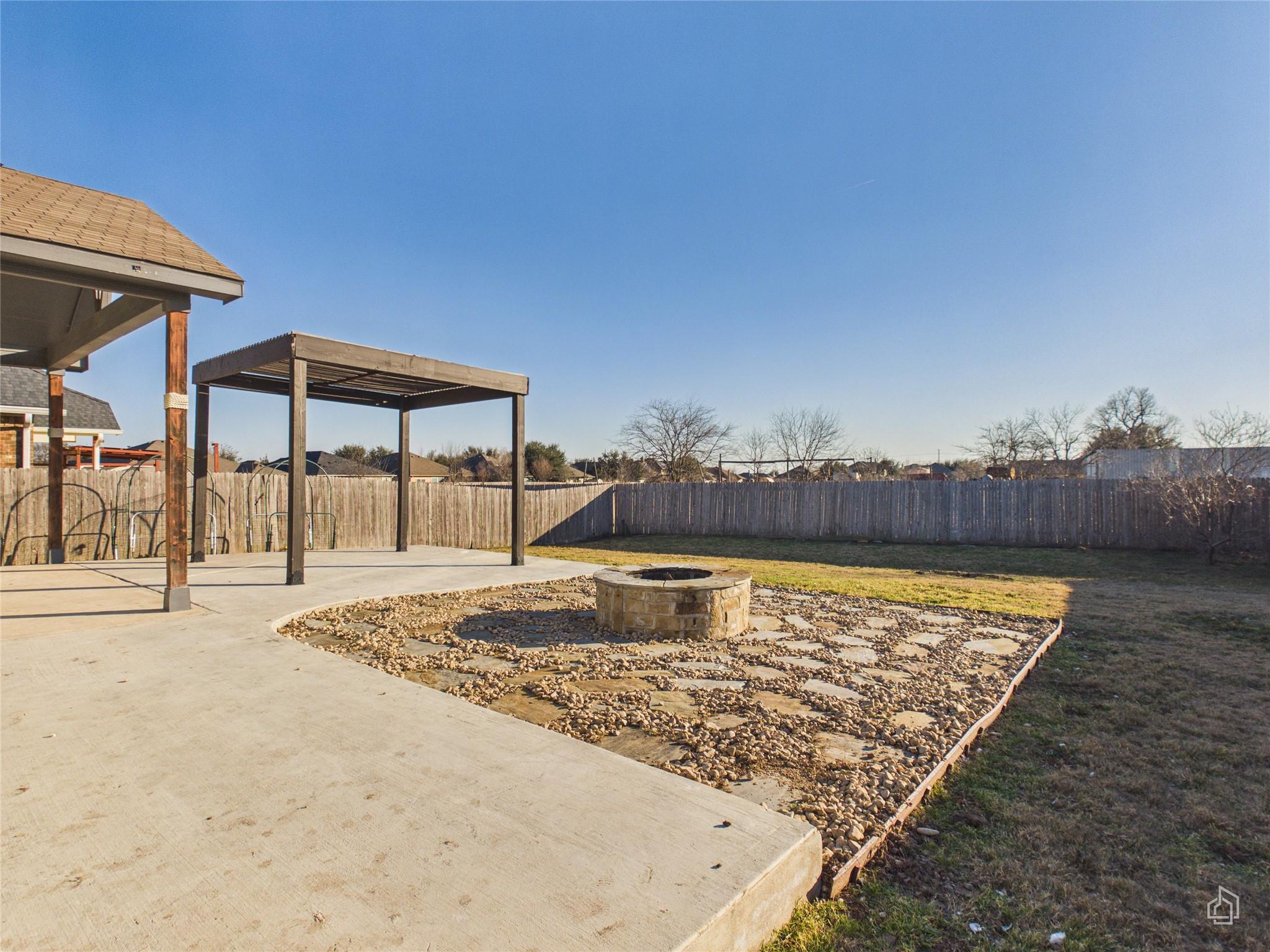 310 Hibiscus Dr, Hutto, TX 78634