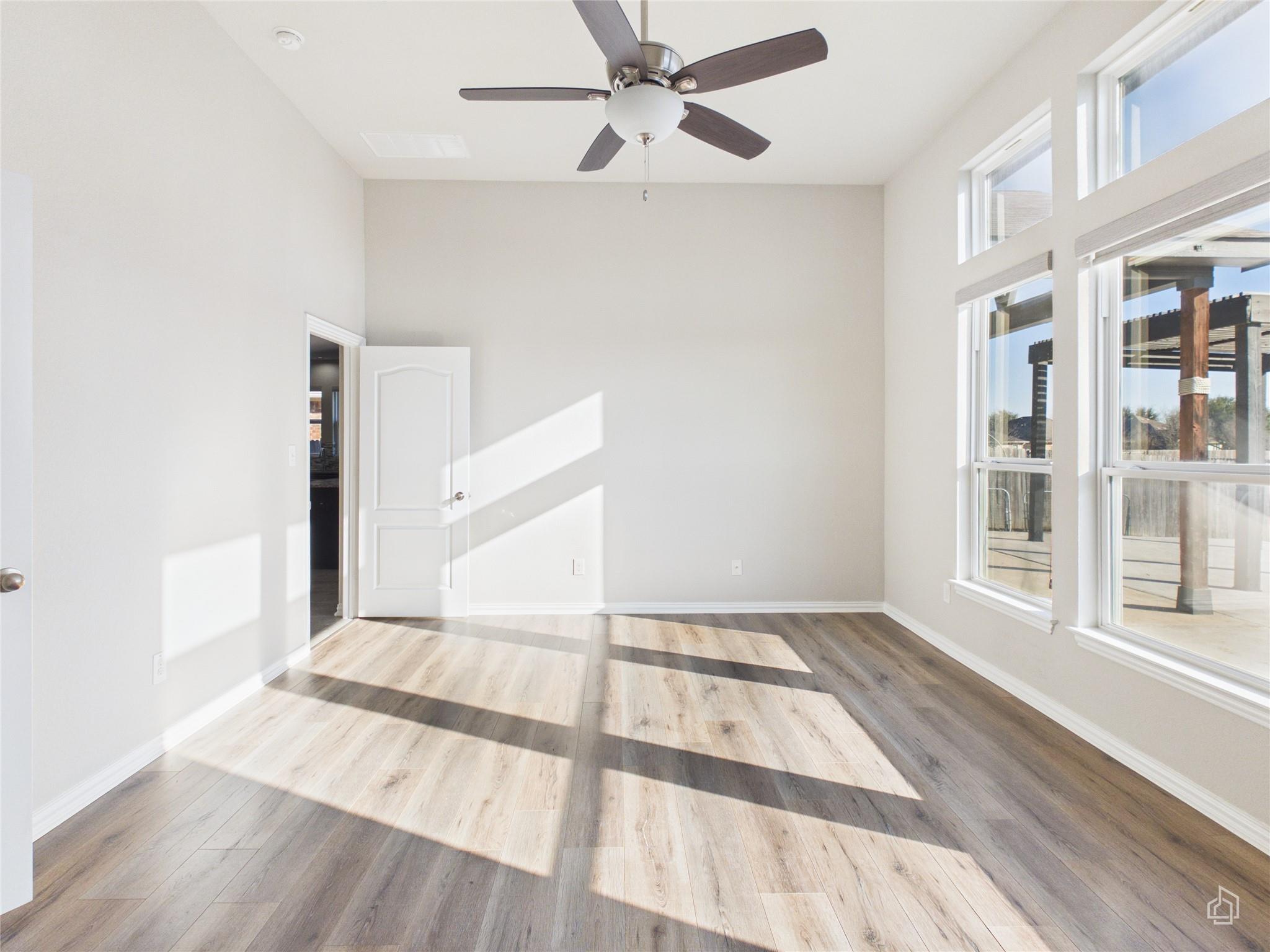 310 Hibiscus Dr, Hutto, TX 78634