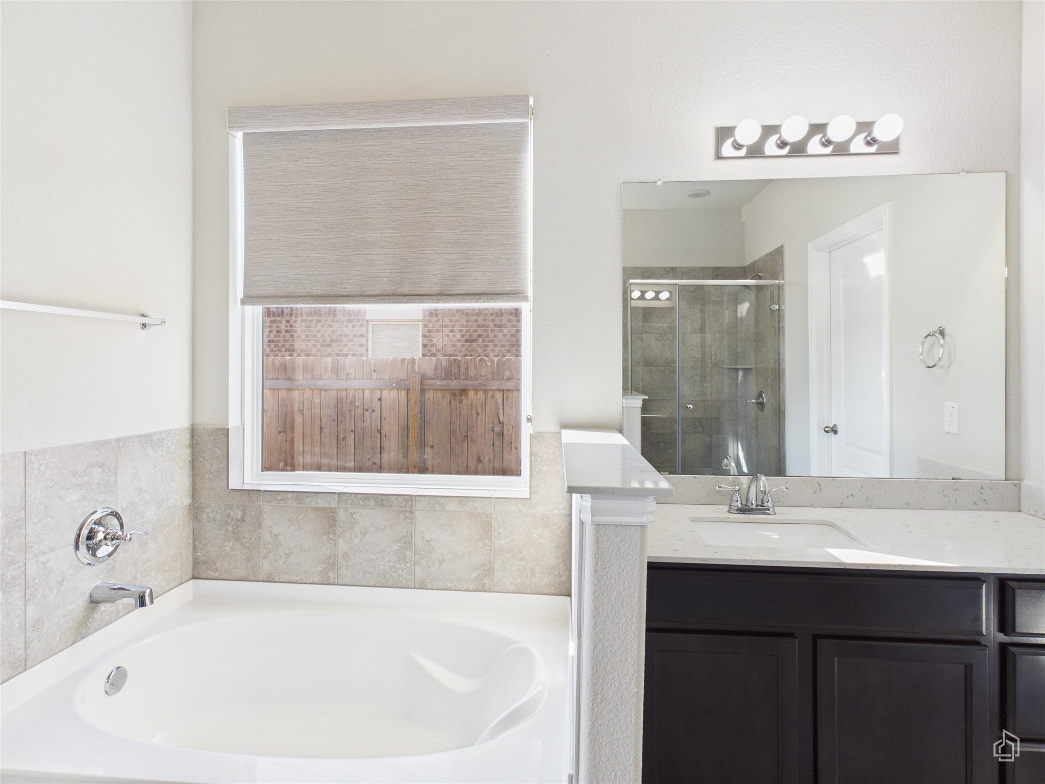 310 Hibiscus Dr, Hutto, TX 78634