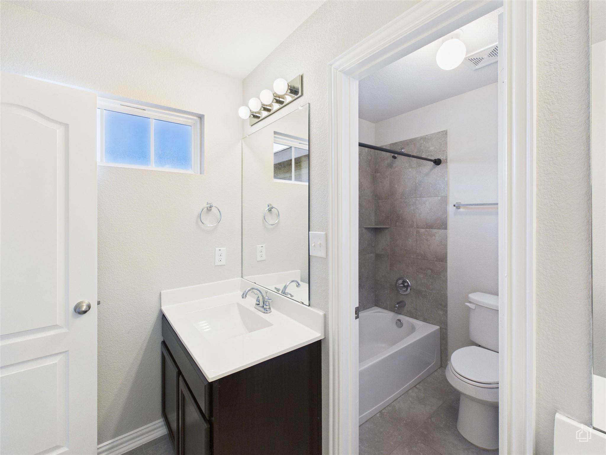 310 Hibiscus Dr, Hutto, TX 78634