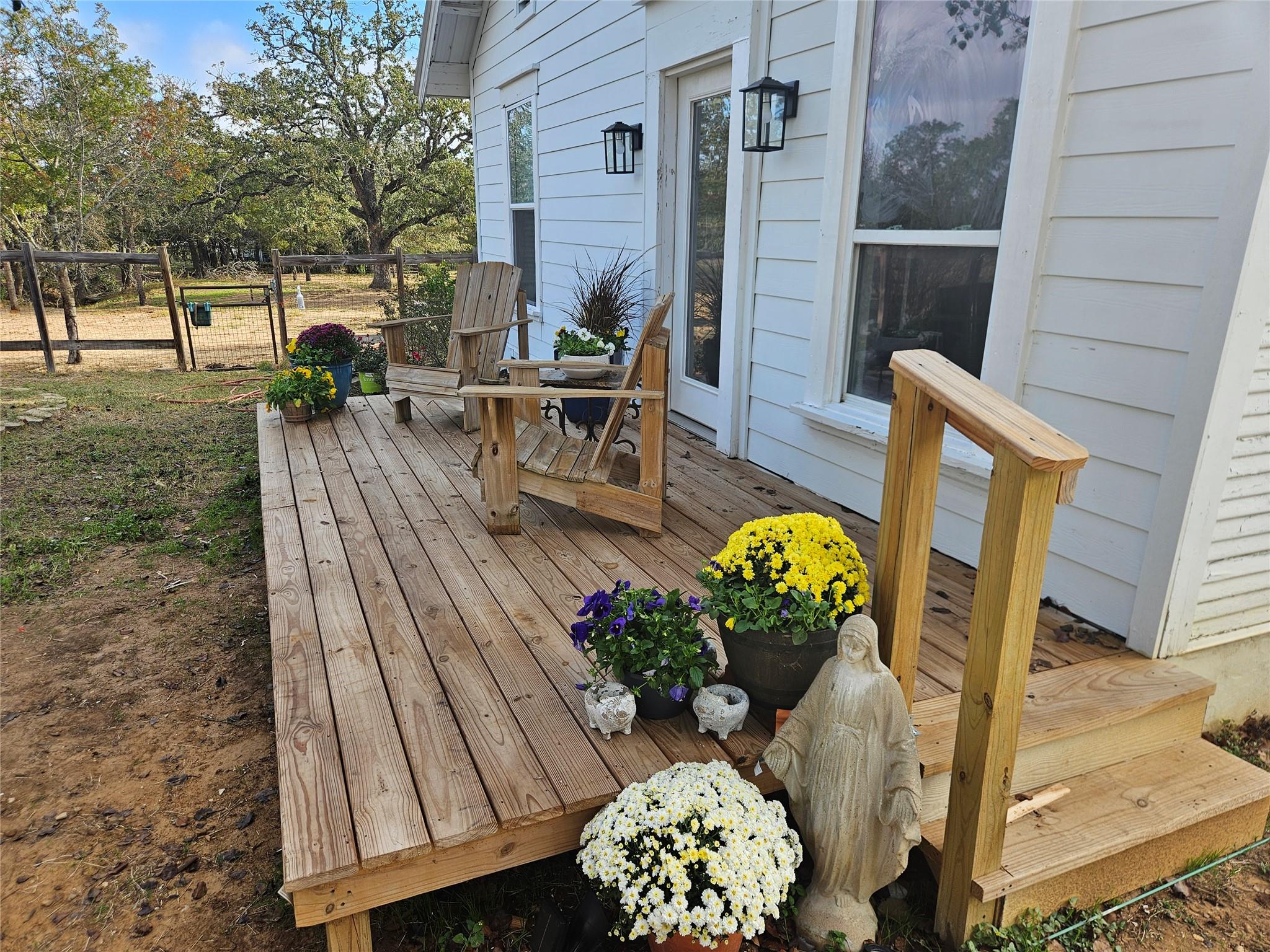 479 Mesquite Dr, Cedar Creek, TX 78612