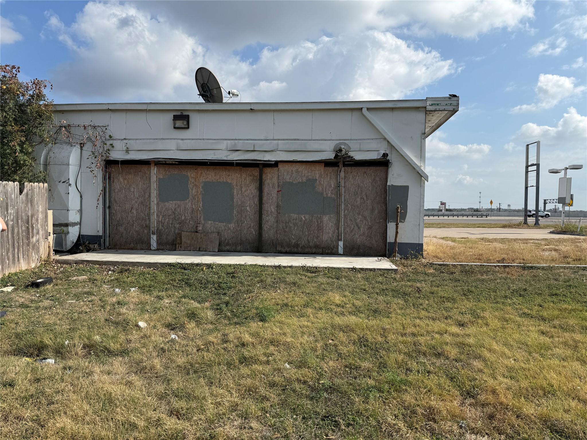 221 N Interstate 35, Georgetown, TX 78628