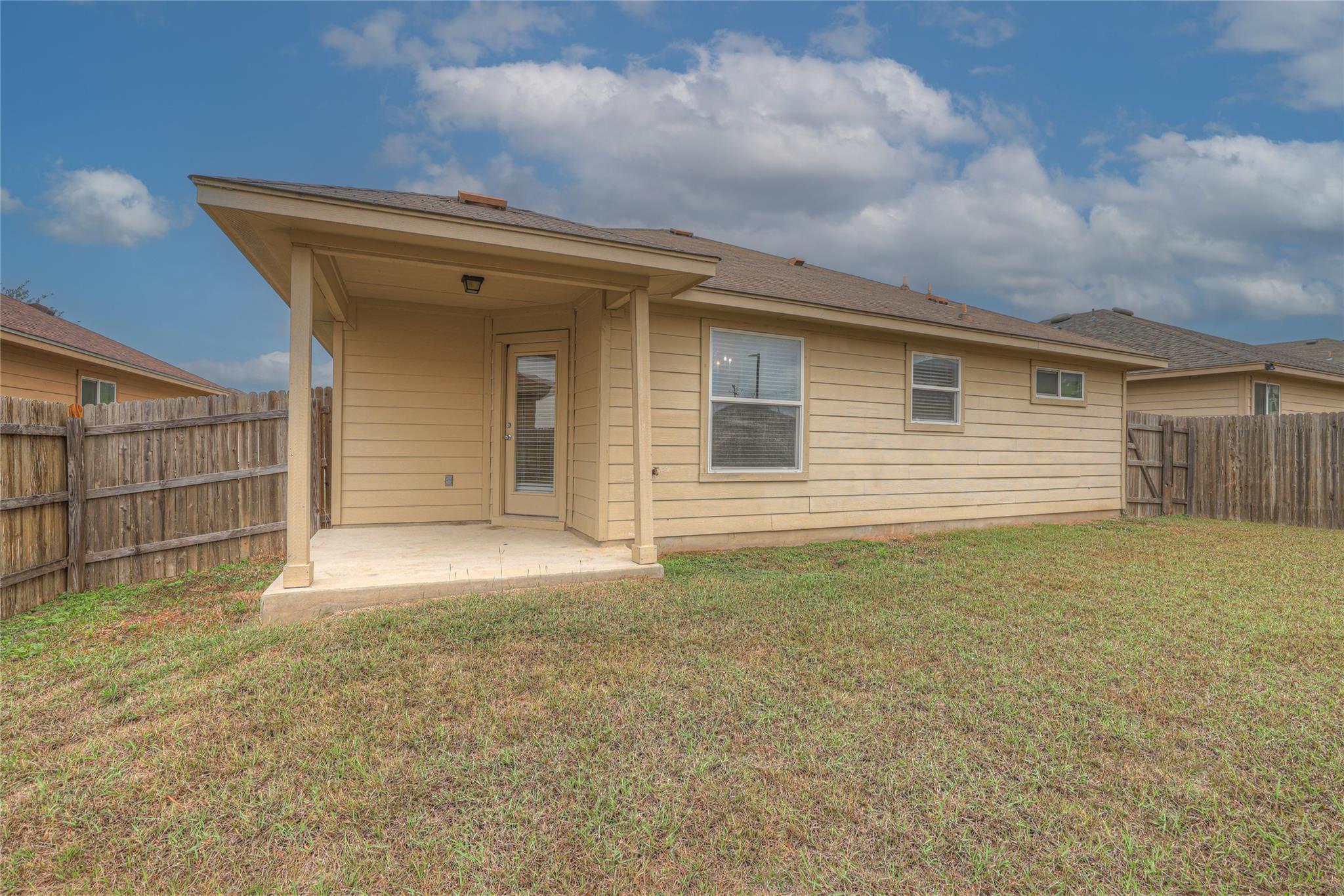 217 Teron Dr, San Marcos, TX 78666