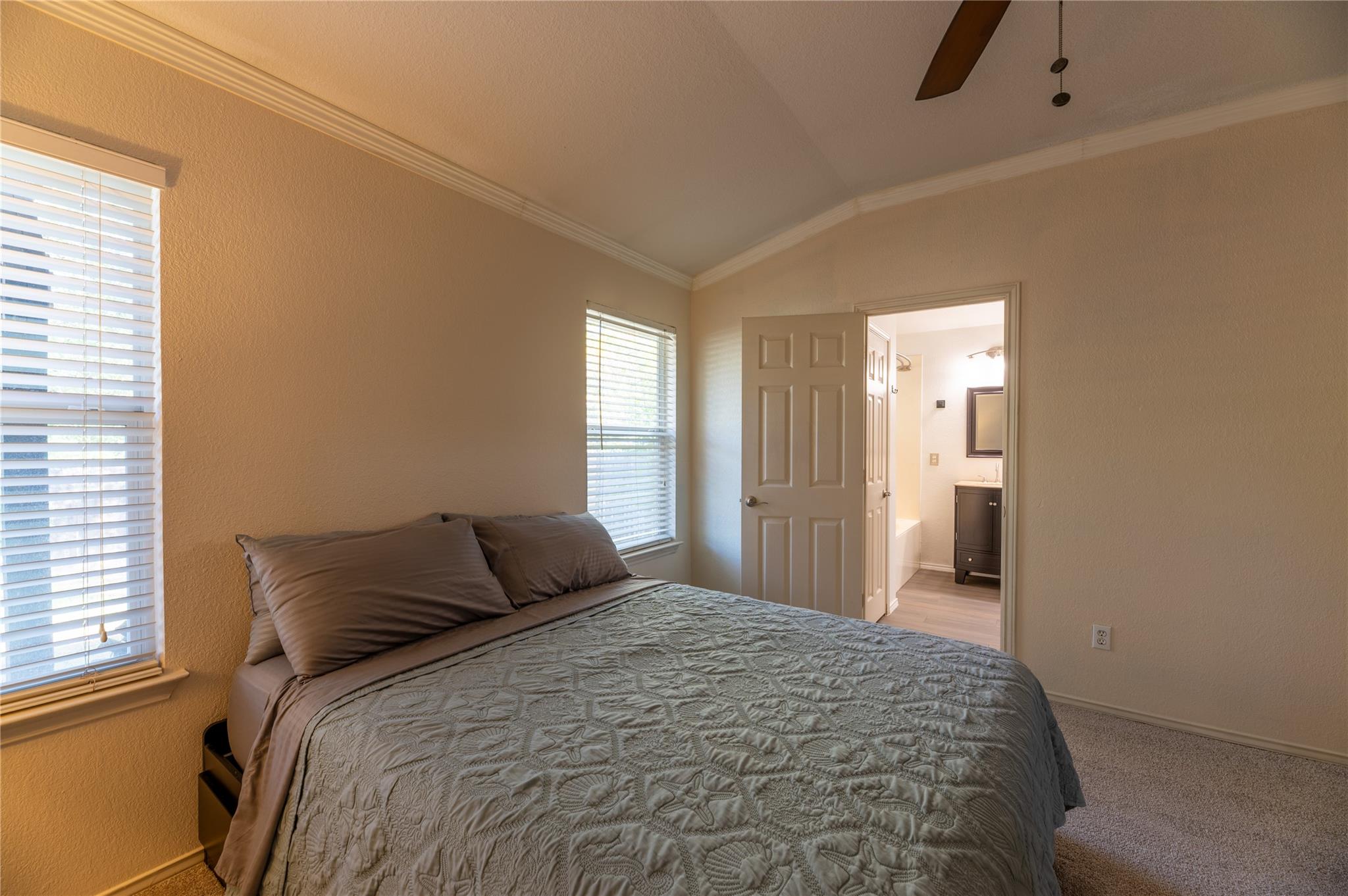 2604 Hutton Ln, Leander, TX 78641