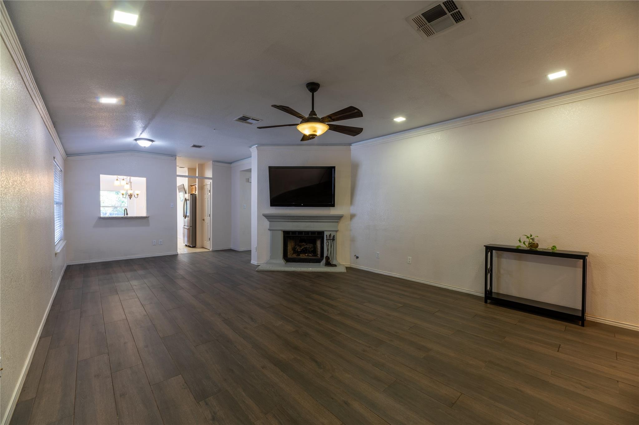 2604 Hutton Ln, Leander, TX 78641