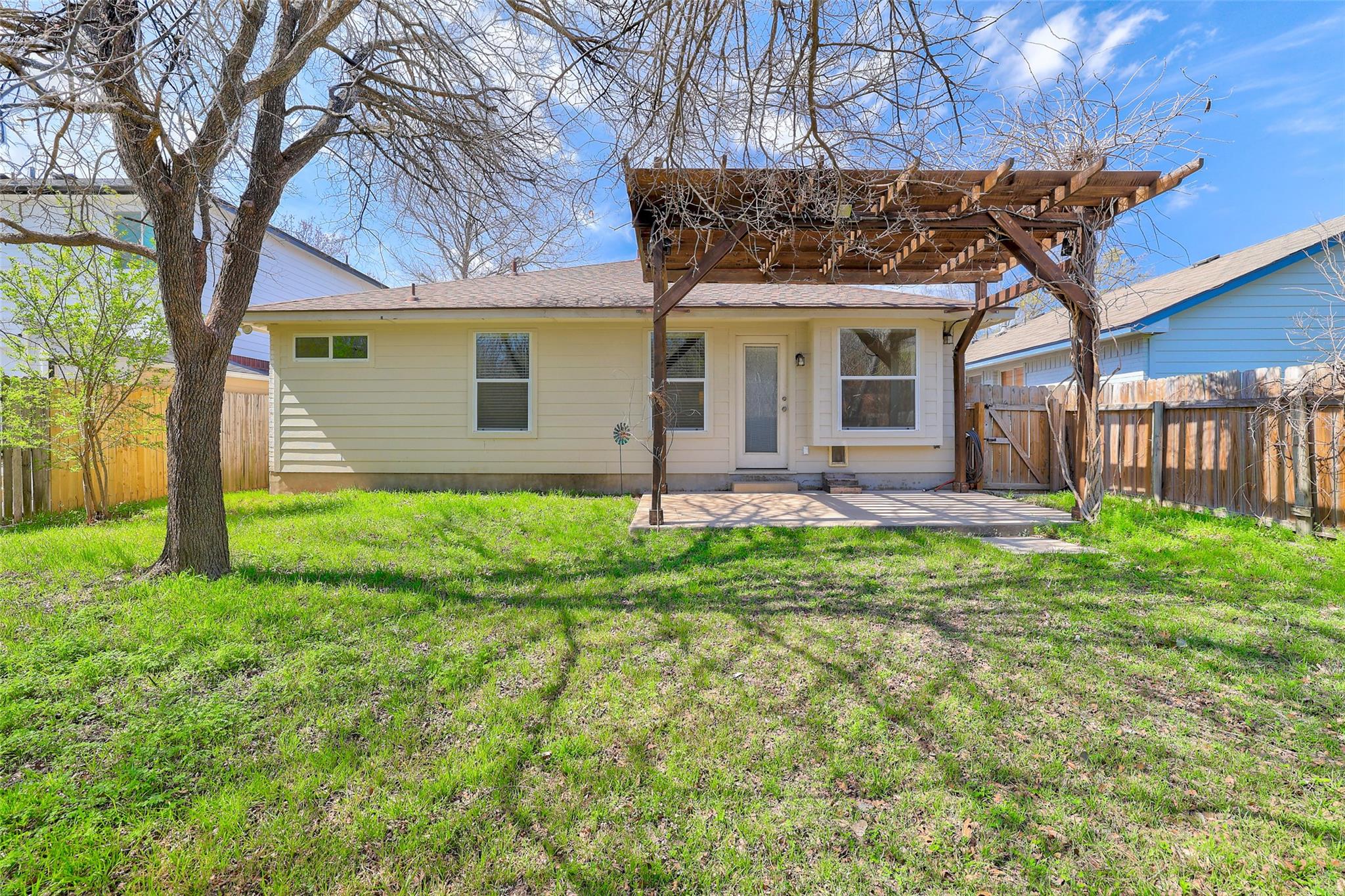 2604 Hutton Ln, Leander, TX 78641