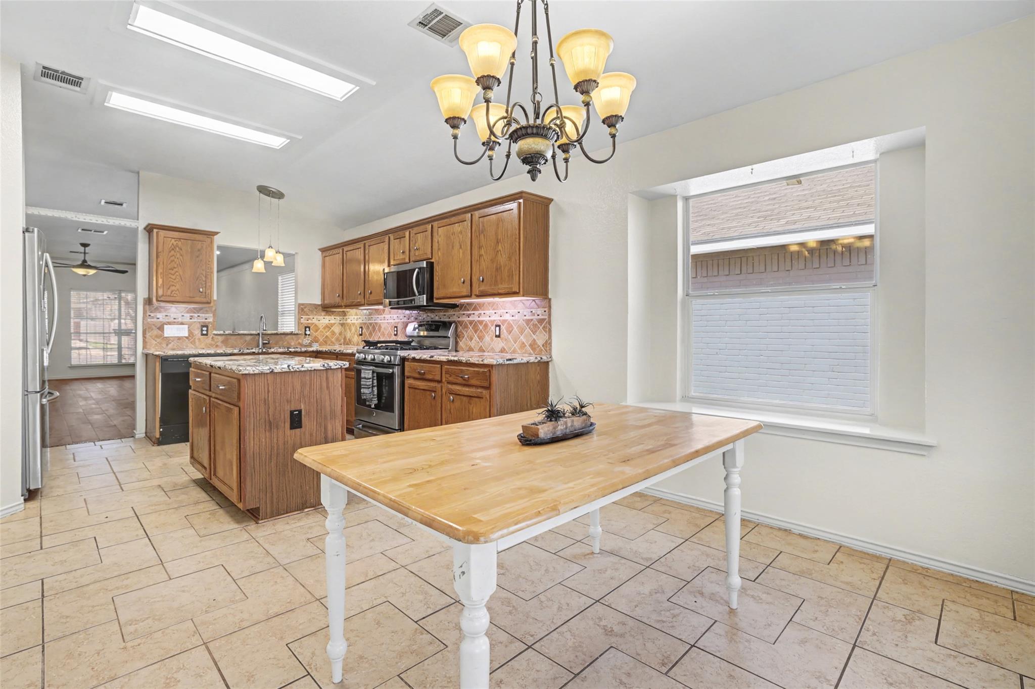 2604 Hutton Ln, Leander, TX 78641