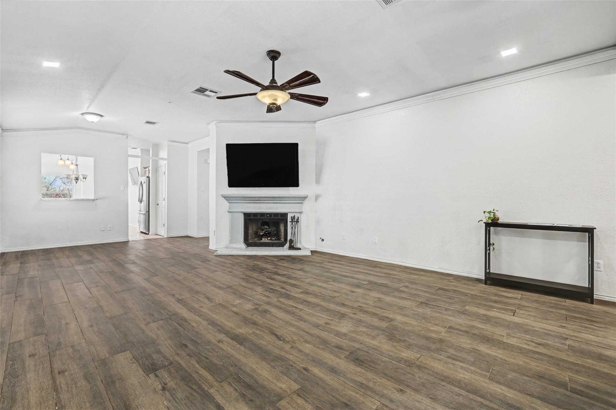 2604 Hutton Ln, Leander, TX 78641