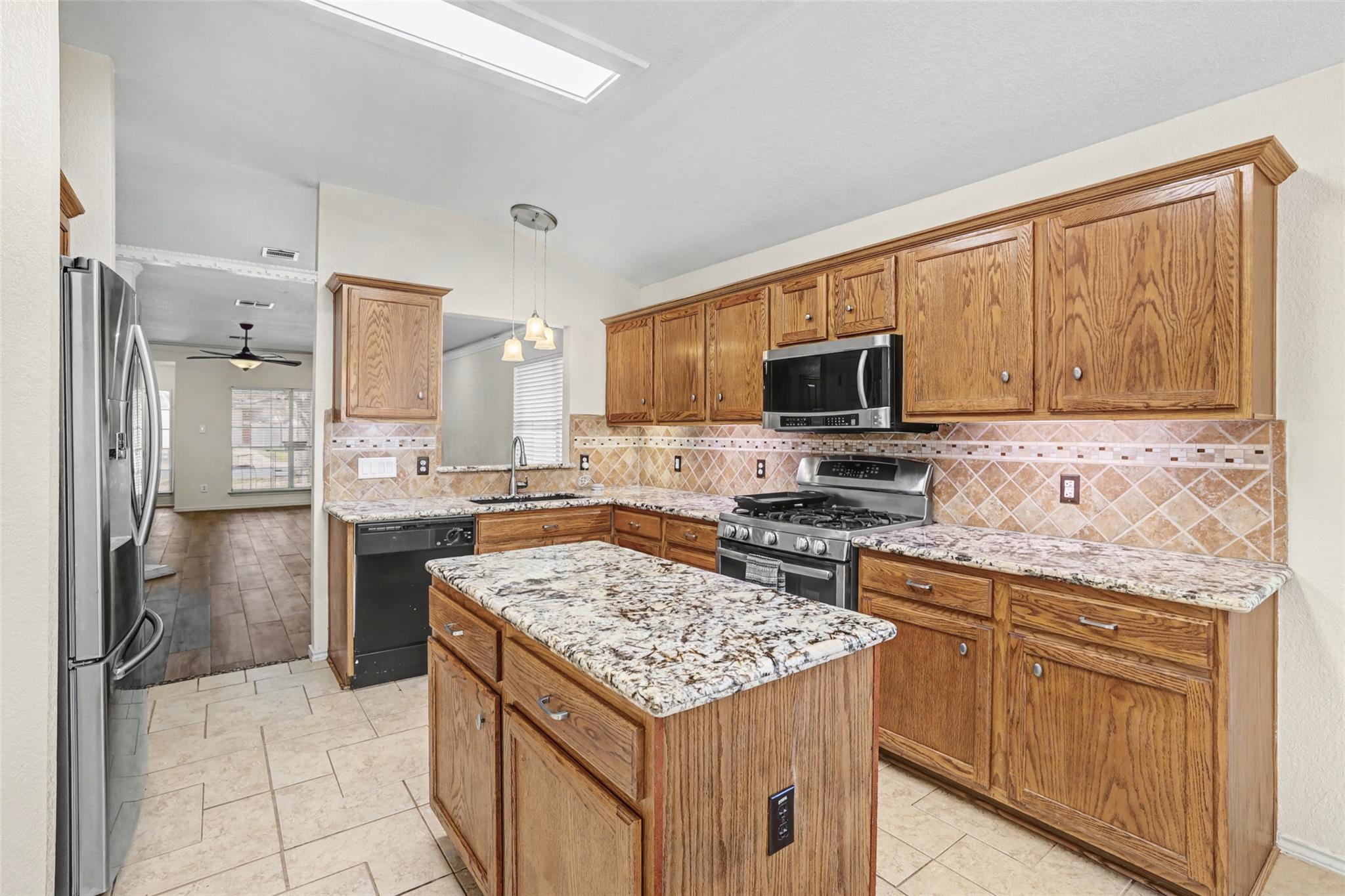 2604 Hutton Ln, Leander, TX 78641