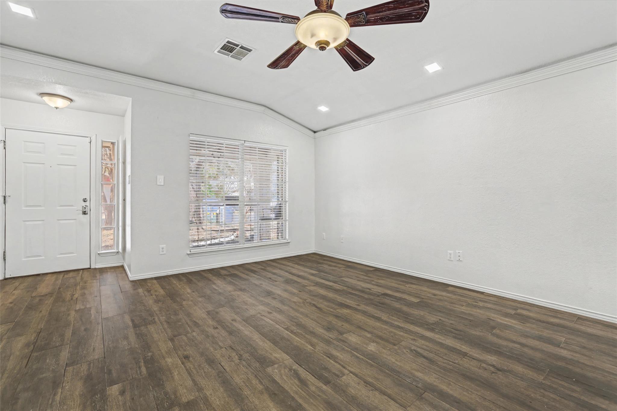 2604 Hutton Ln, Leander, TX 78641